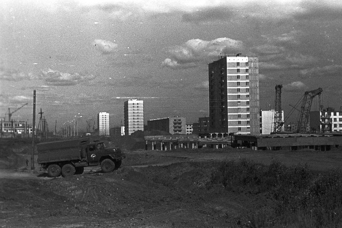 Набережные челны старый город