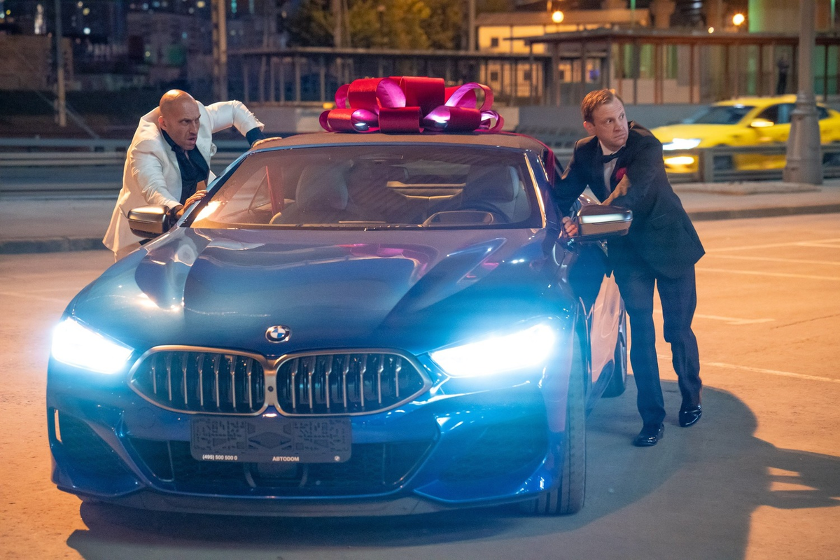 Кадр из фильма "БУМЕРанг" (2021)