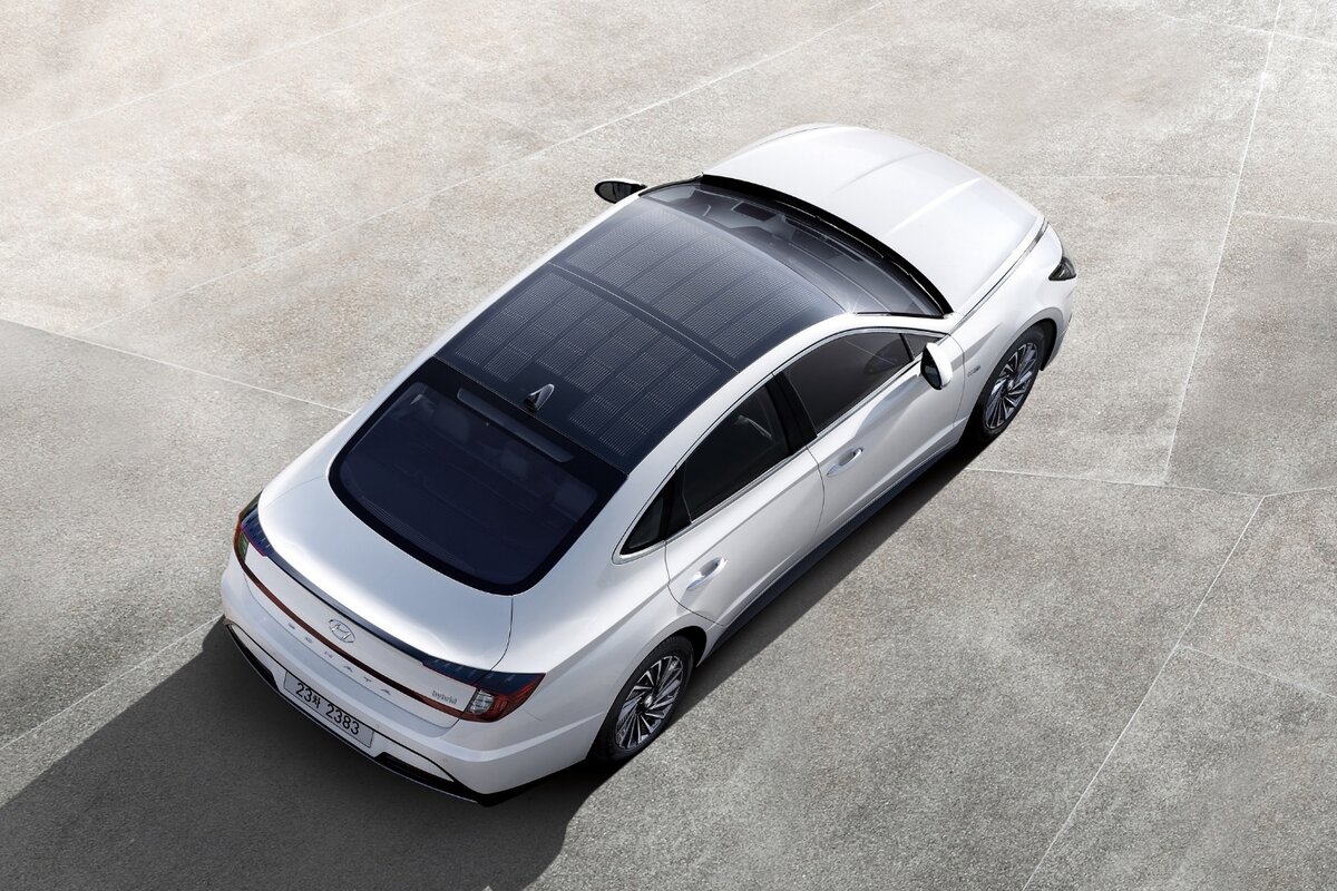 Hyundai Sonata Hybrid с солнечной крышей
