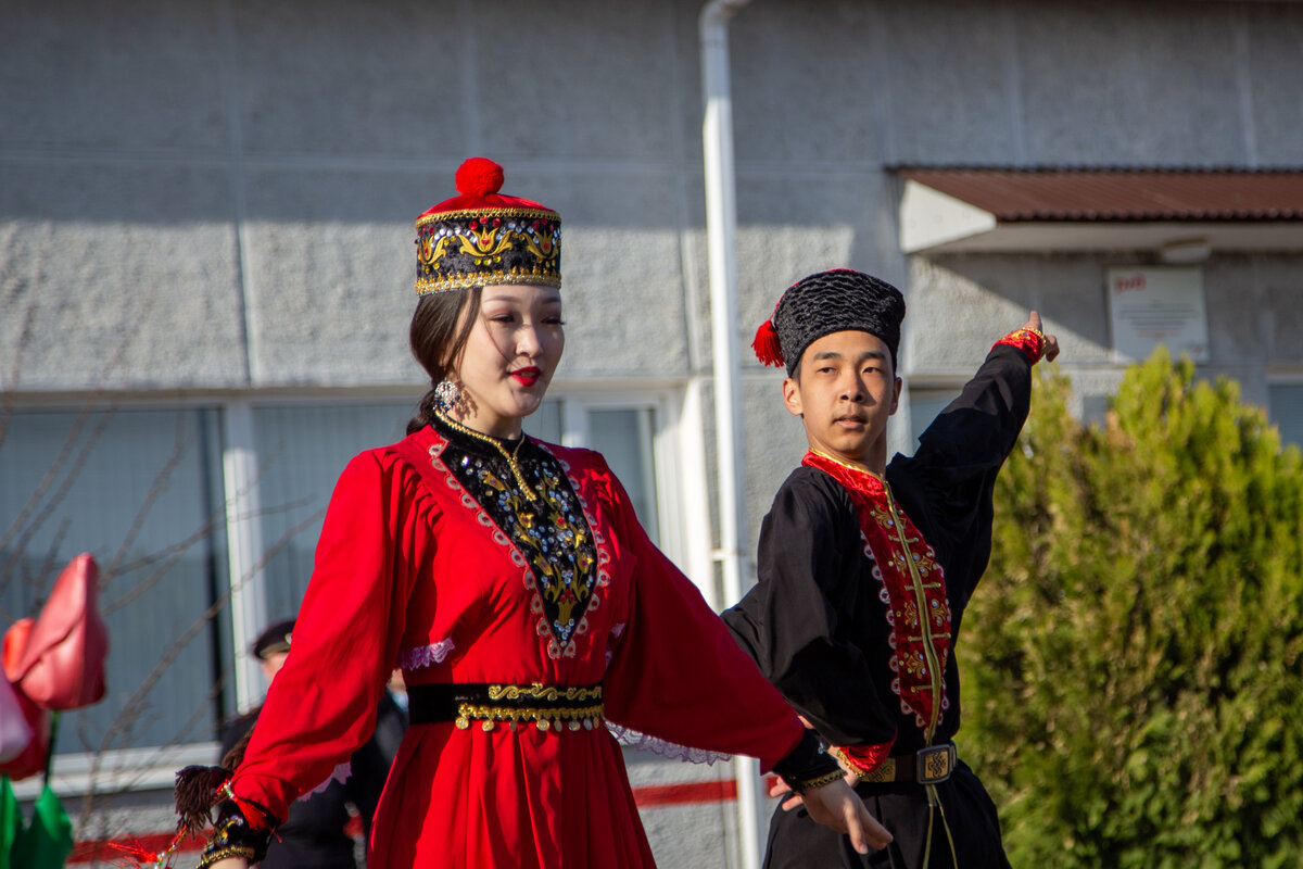 Праздник тюльпанов в Калмыкии.