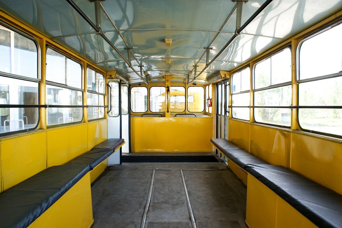 В салоне пассажирского полуприцепа АППА-4