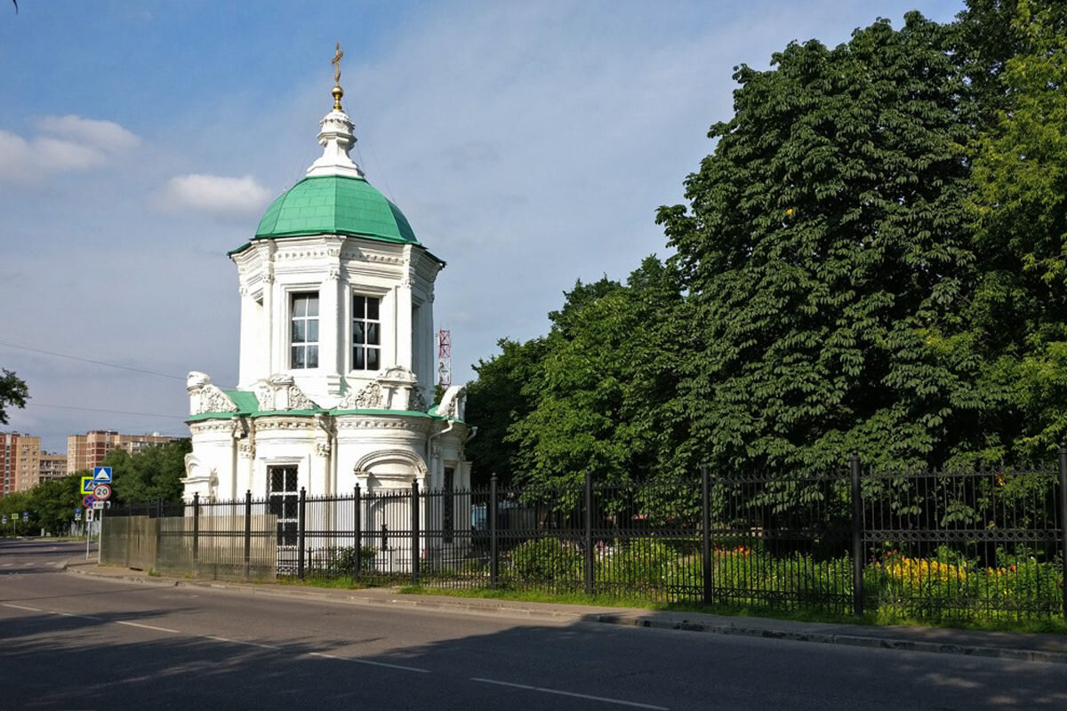 Знаменская церковь в Перово, где предположительно венчалась императрица