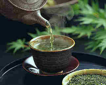 10 группам людей не следует пить много зеленого чая
