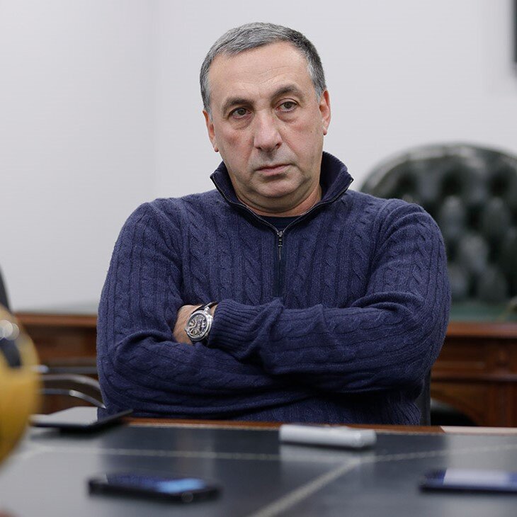 Е. Л. Гинер.
