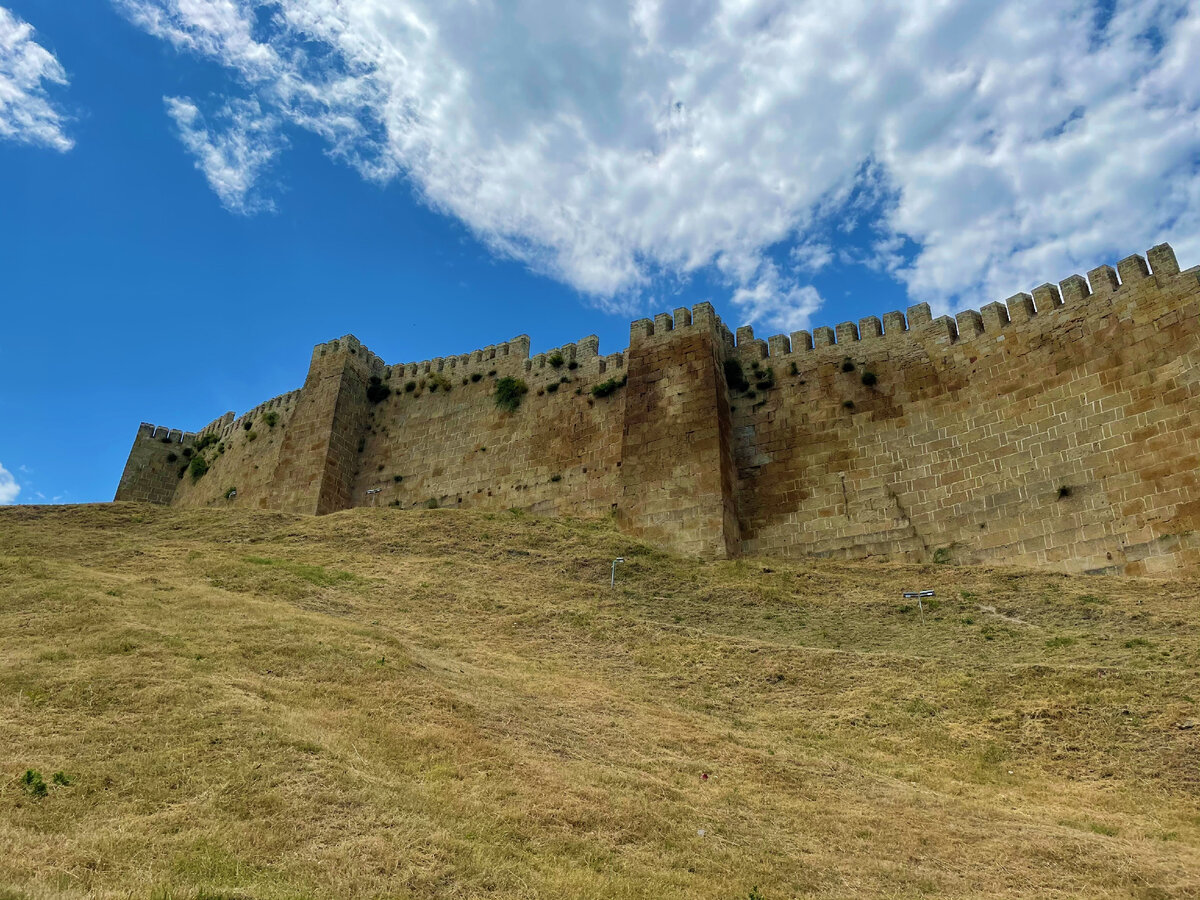 Крепость в дербенте фото