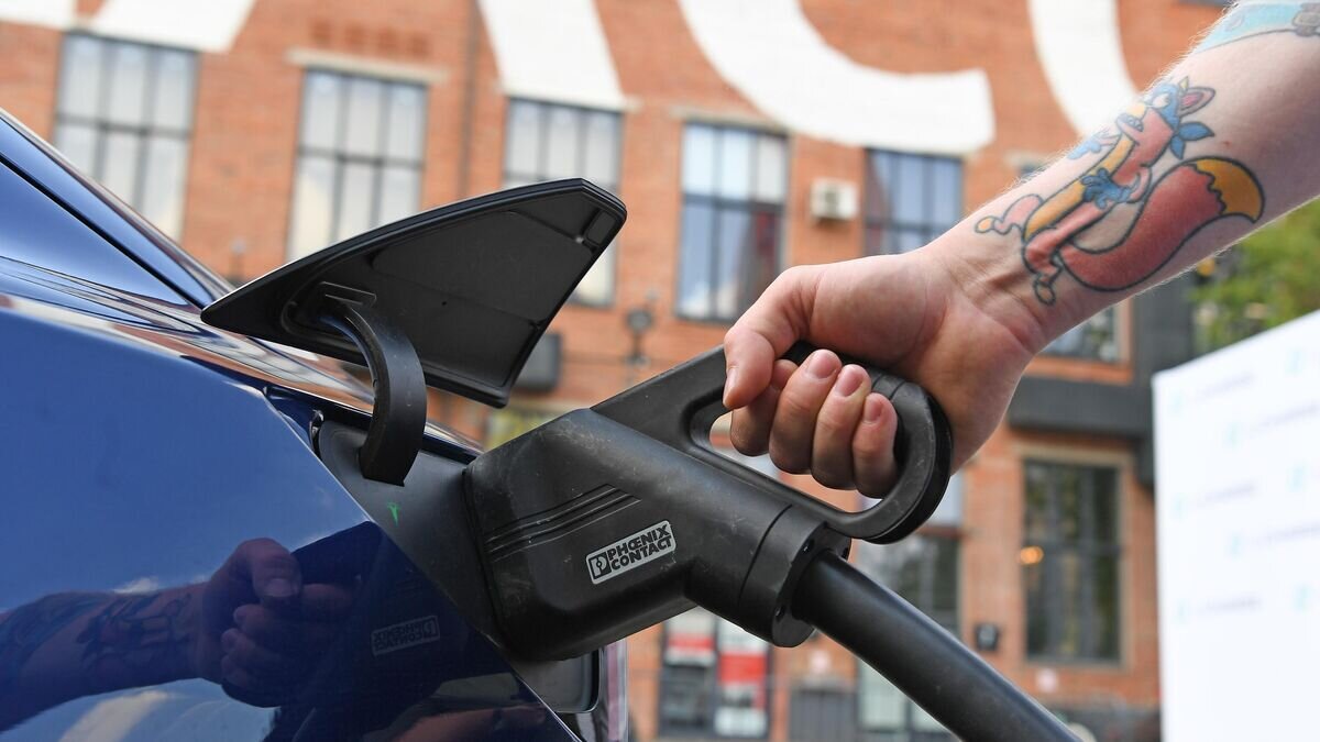    Презентация быстрой российской мобильной зарядки для электромобилей© РИА Новости / Екатерина Чеснокова