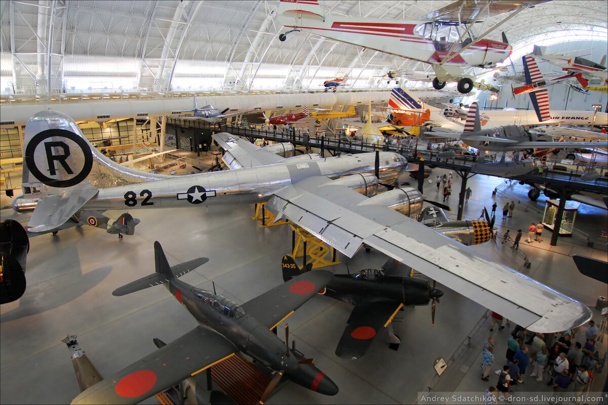 B-29A Superfortress с именем «Enola Gay» в Национальном музее авиации и космонавтики Смитсоновского института в США. 2014 год.