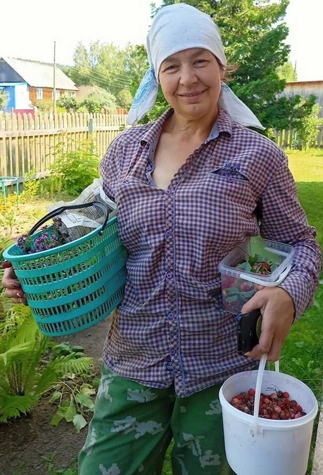 Для Татьяны Васильевны Сорокиной середина лета - пора сбора лекарственных трав и ягод