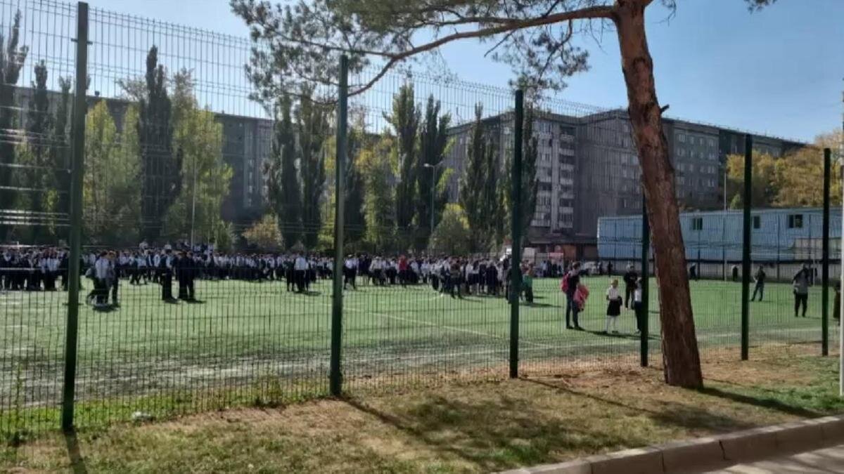    Детей эвакуировали из школы:Polisia.kz