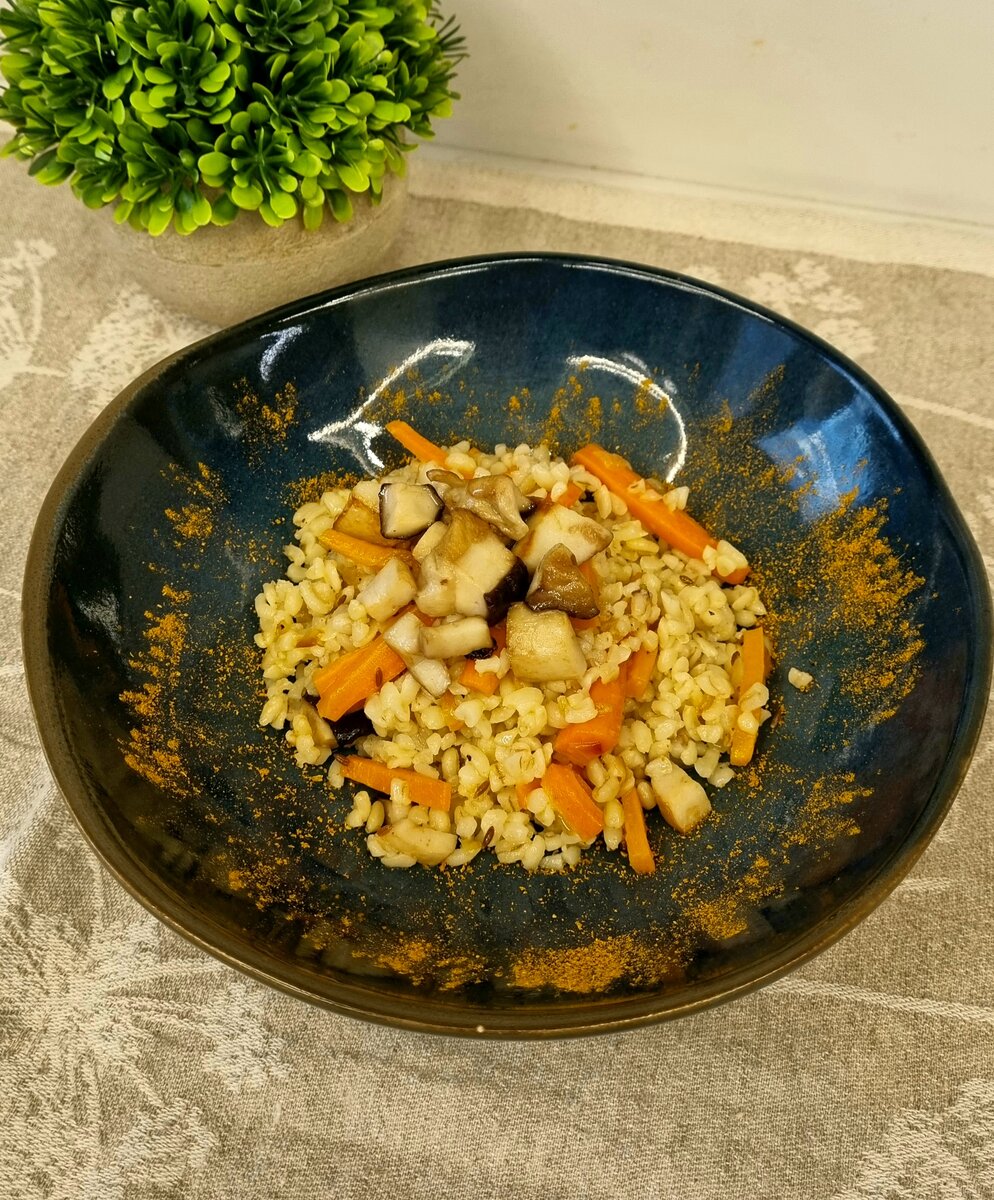 Плов с грибами шампиньонами на сковороде