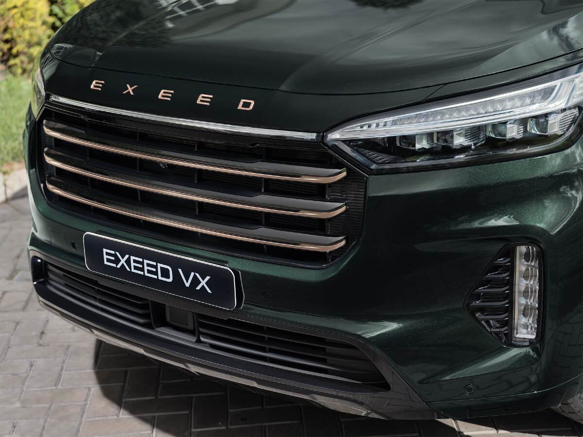 На фото: кроссовер Exeed VX в комплектации President Limited Edition