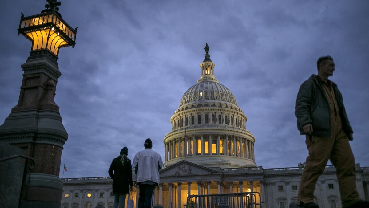    Вид на здание Капитолия в Вашингтоне © AP Photo / J. Scott Applewhite
