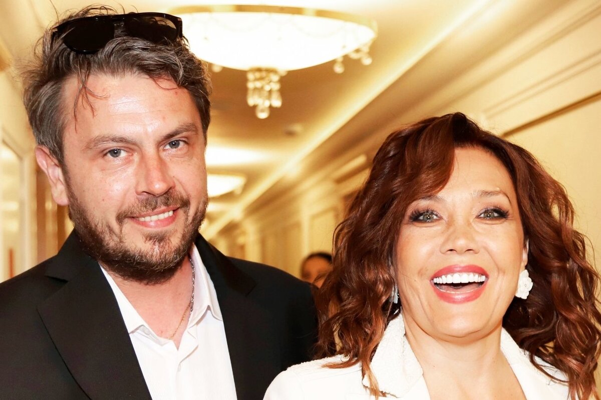     «Теперь никаких преград нет»: певица Азиза решила обвенчаться с молодым мужем