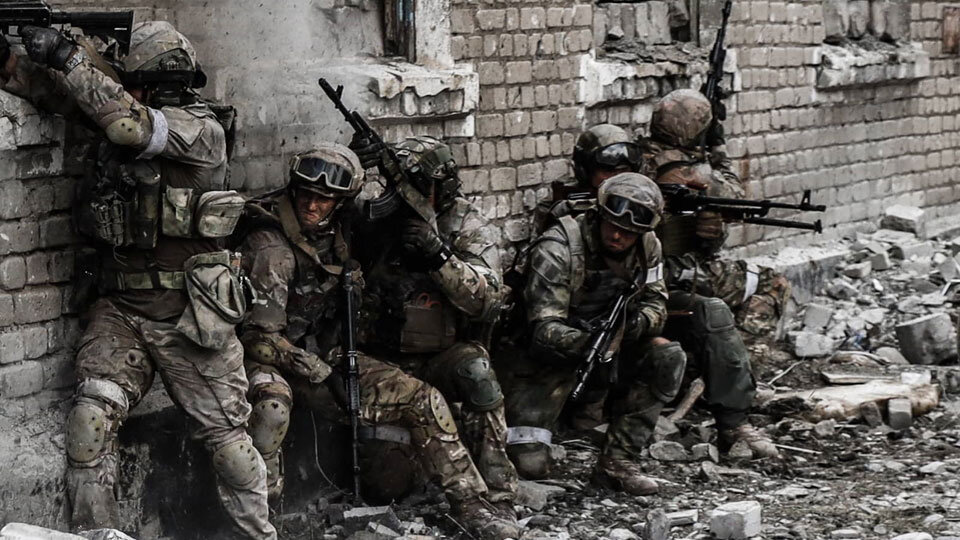 Кадр из фильма "Лучшие в аду"