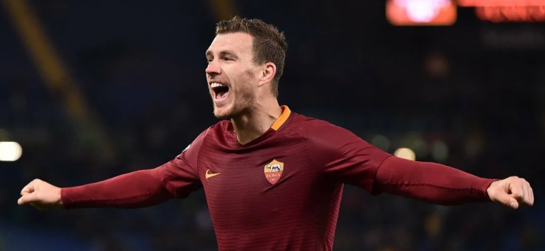 ТОП-10 снайперов по забитым мячам головой