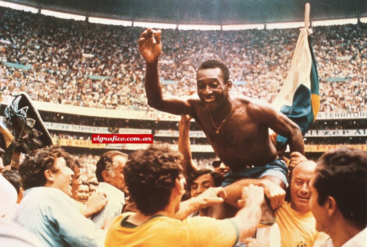 Король футбола Пеле после финального матча ЧМ-1970