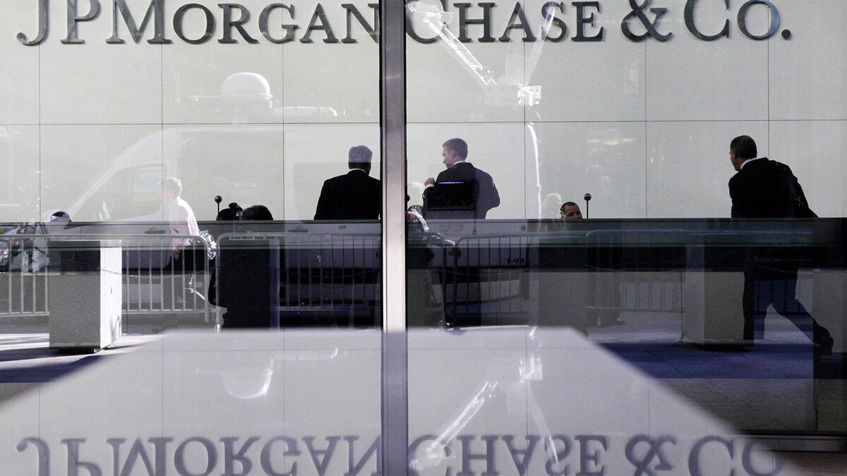    #JP Morgan Chase© AP / Mark Lennihan