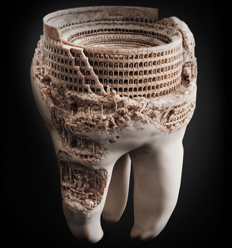 КОЛИЗЕЙ во всей красе - красиво, но сама ситуация страшная.