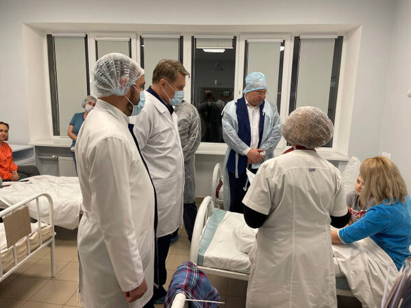 Михаил Мурашко в ейской больнице. Фото © Минздрав РФ