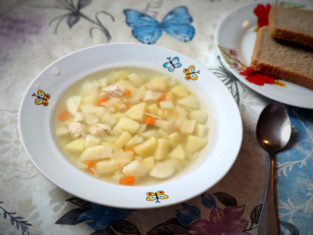Борщ с капустой. Детский обед.