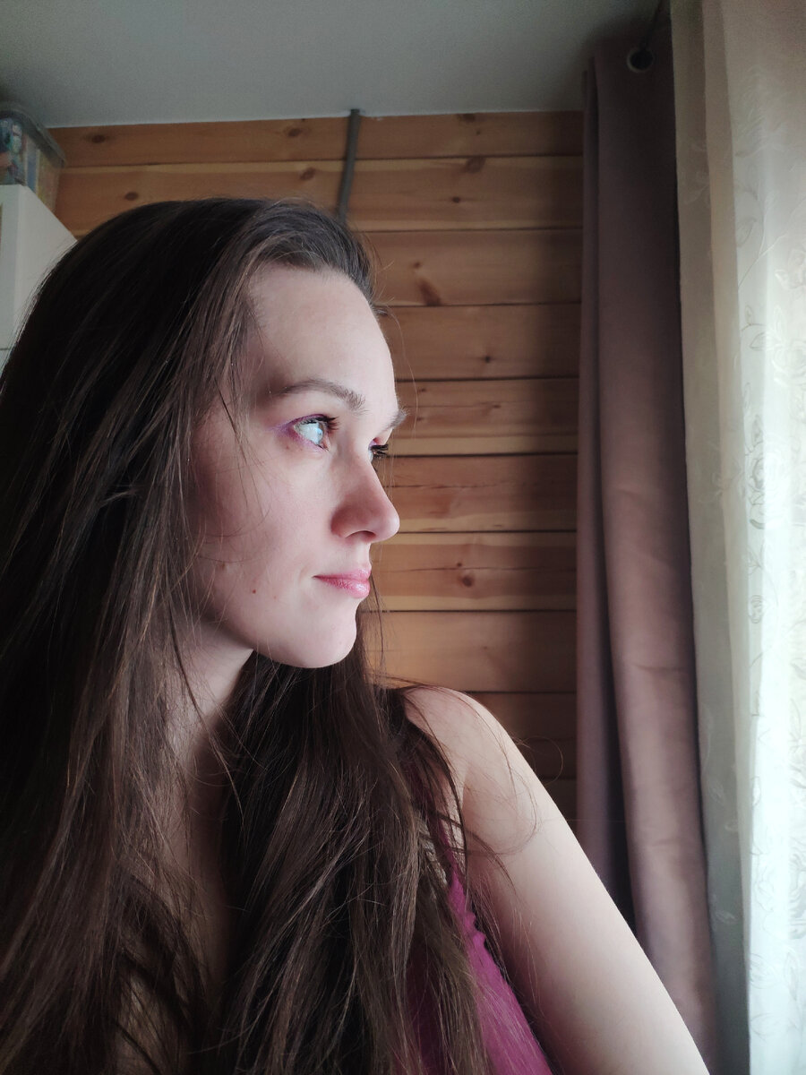 Те самые шторы, то самое электричество и наш деревянный дом