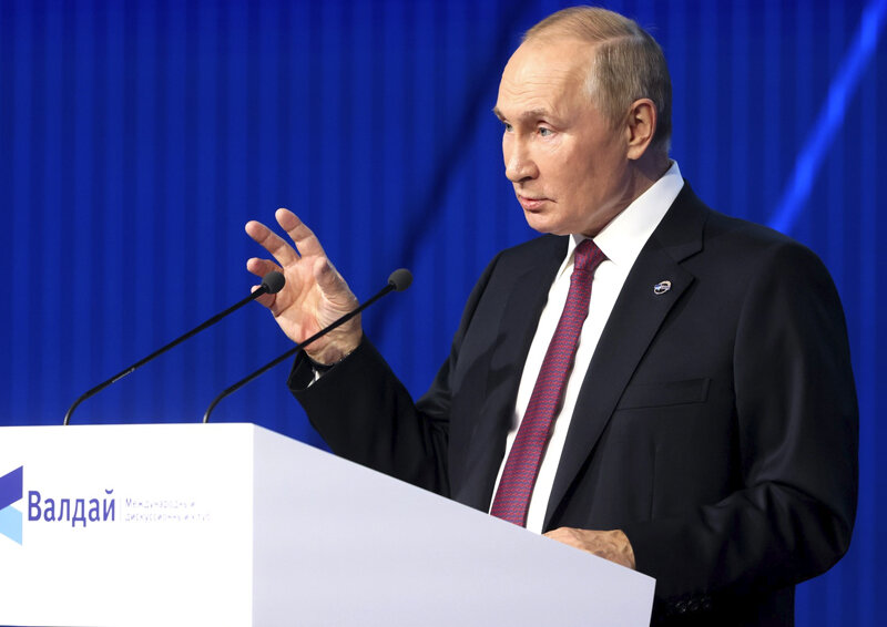    Путин ответил на вопрос, ощущает ли он страх из-за угроз Запада