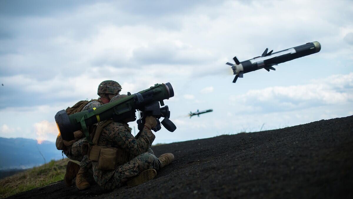    Американские военные производят выстрел ПТРК Javelin во время учений© Фото : U.S. Marine Corps / Lance Cpl. Jonathan Willcox