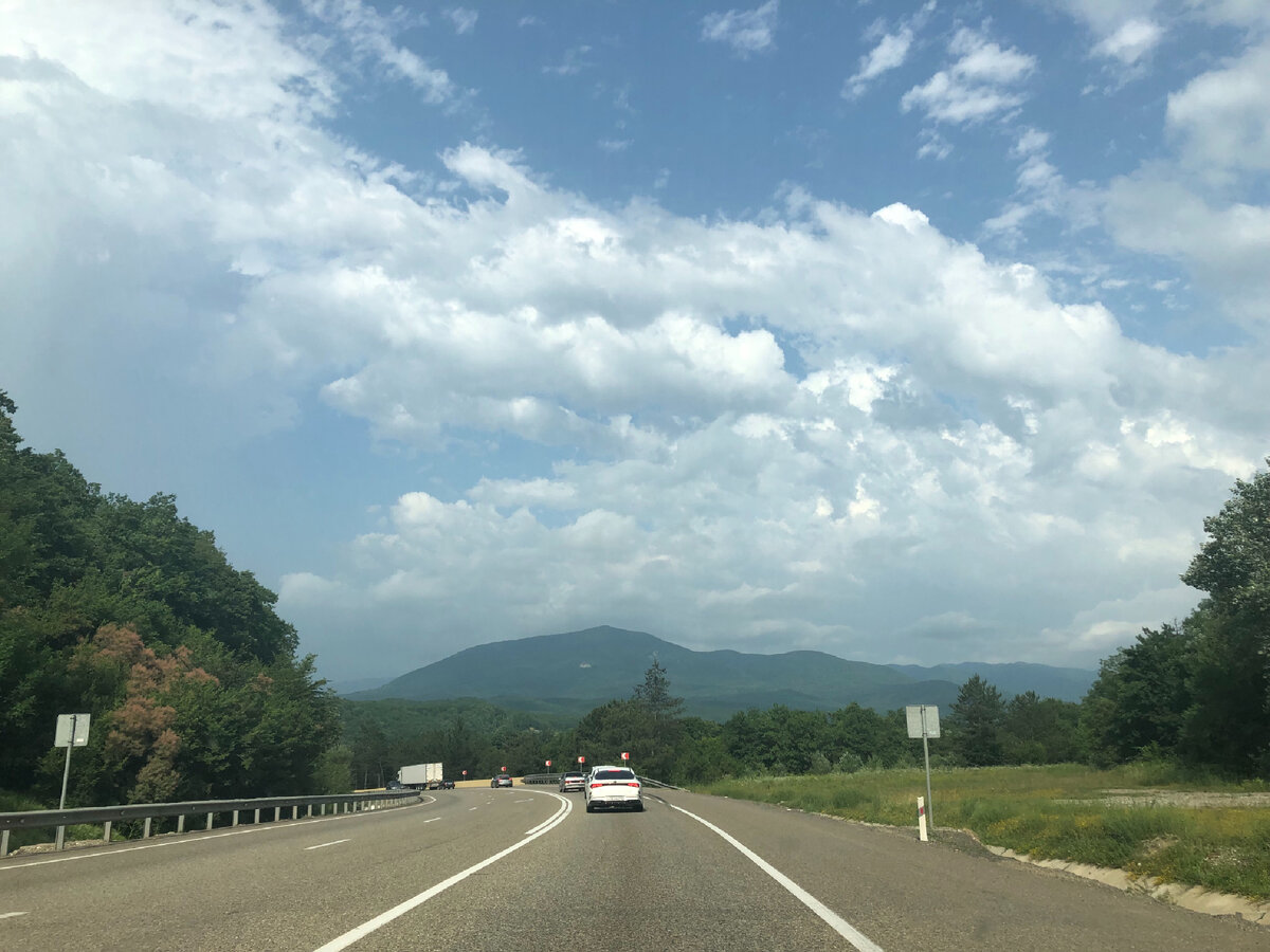 Я очень люблю путешествовать по России.