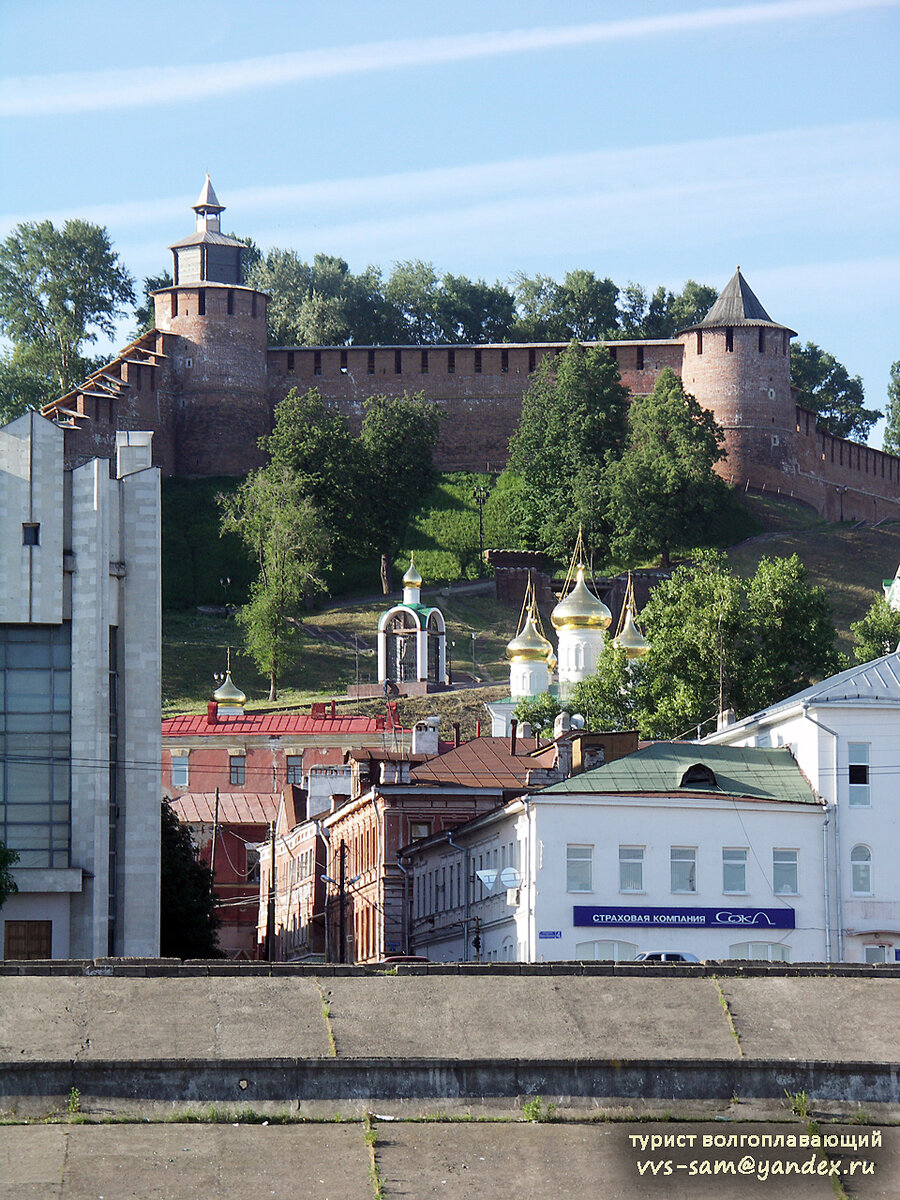 Вид с борта теплохода. Фото 12.05.2013.