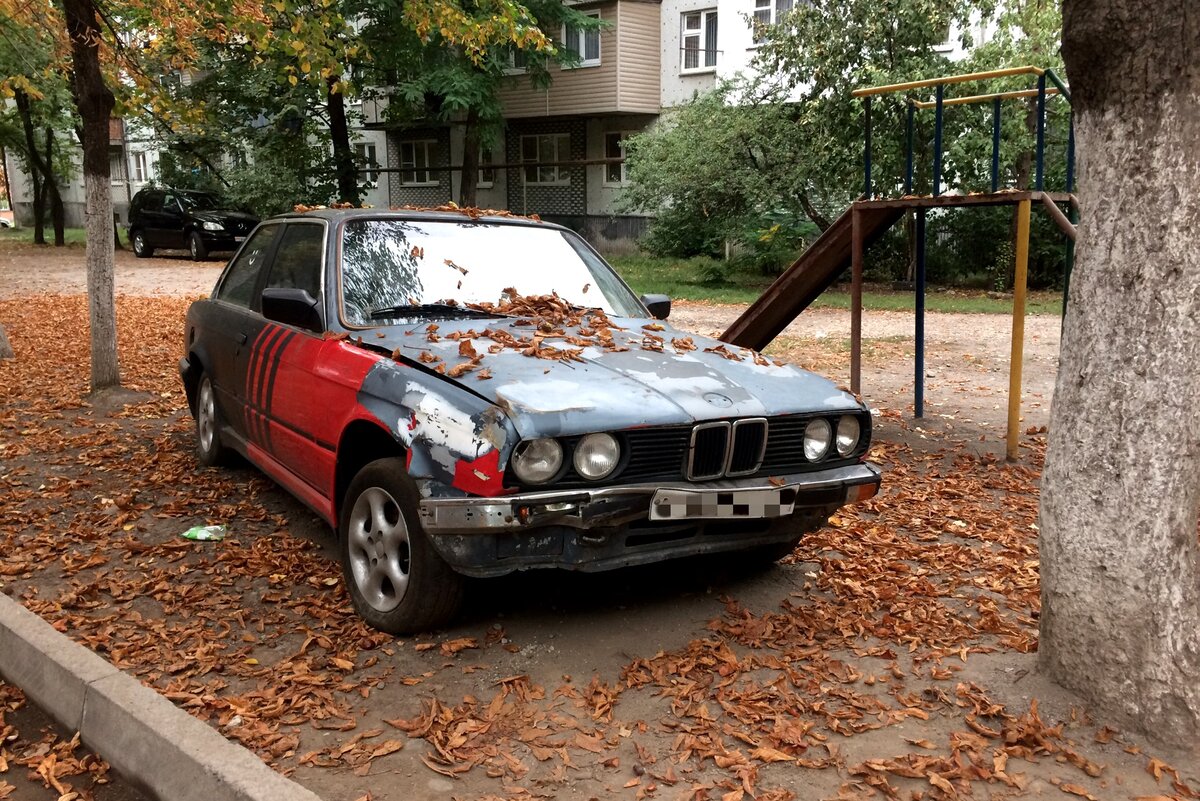 Ржавый спорткар