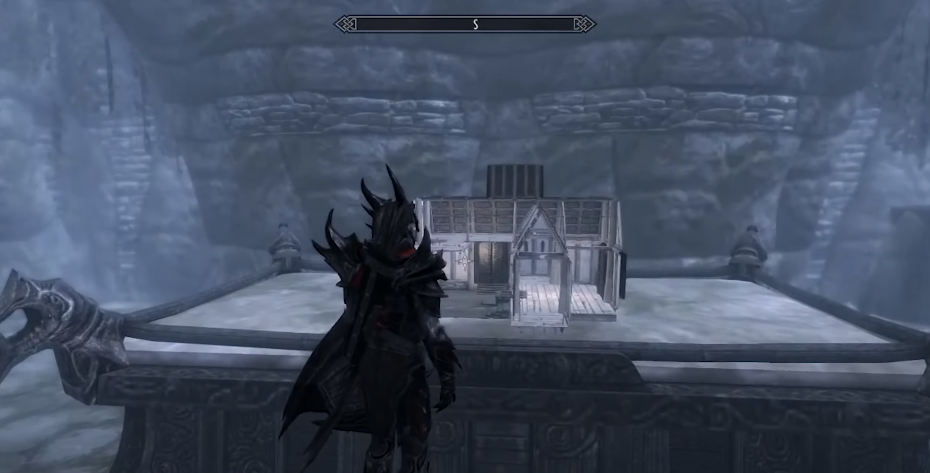 Вы переместитесь в дом, который находится на столе в достаточно просторной комнате.