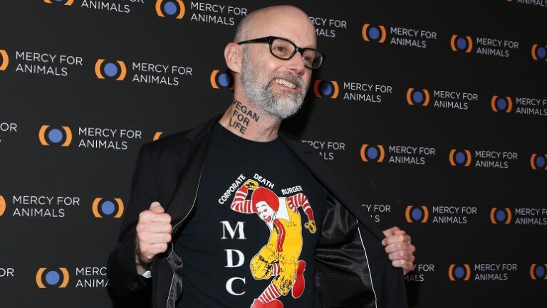 Моби даже набил татуировку "Vegan for life"