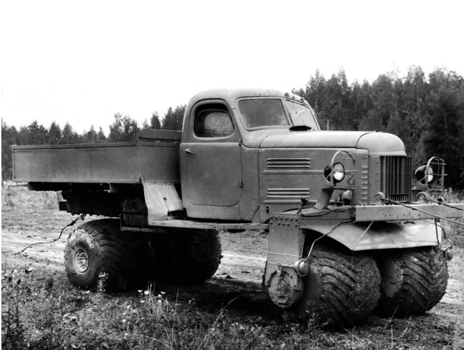 Советский экспериментальный бортовой грузовой автомобиль с колёсной формулой 4х4