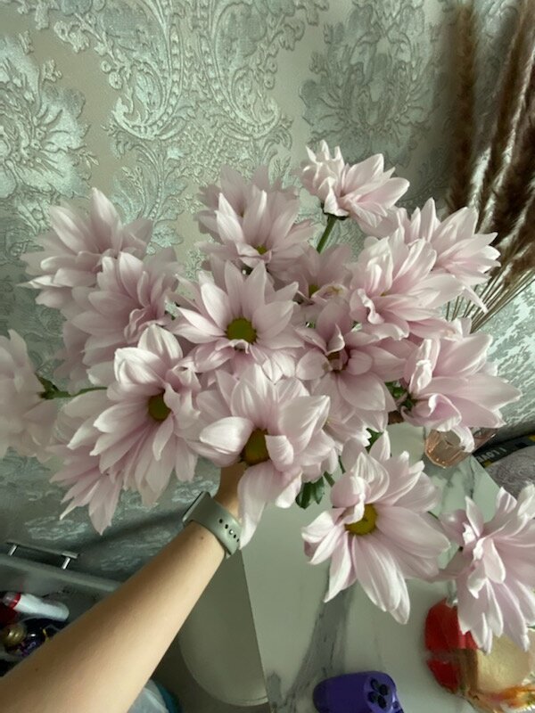 Всем Девам букет от меня.