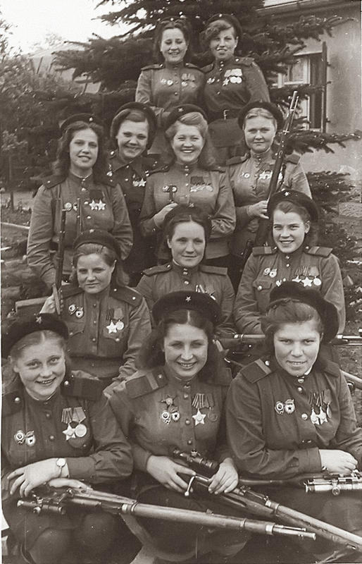 Фотография сделана в Германии 4 мая 1945 года в пригороде Берлина. фото картинки яндекса