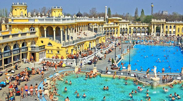 Купальня Сечени в Будапеште, Венгрия