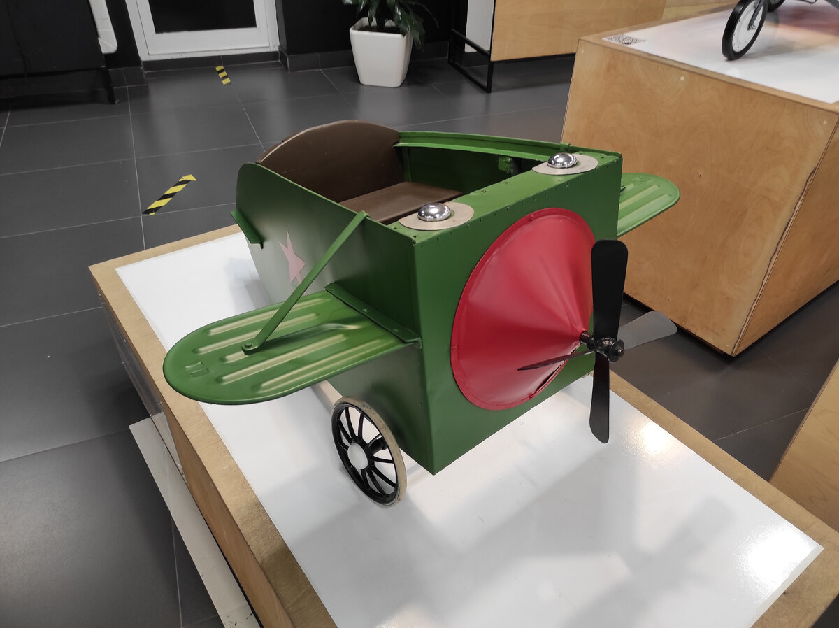 Педальный самолёт. Авторская работа. Ориентировочно 1930-е годы.  