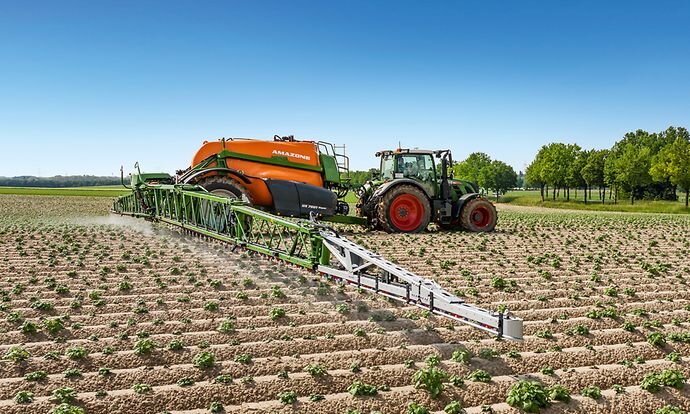 Опрыскиватель UX7601 со штангой Super-L3 42 м 