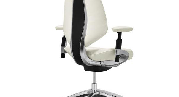 модель Giroflex 757 Executive chair 1 от фабрики Giroflex, дизайн Paolo Fancelli.