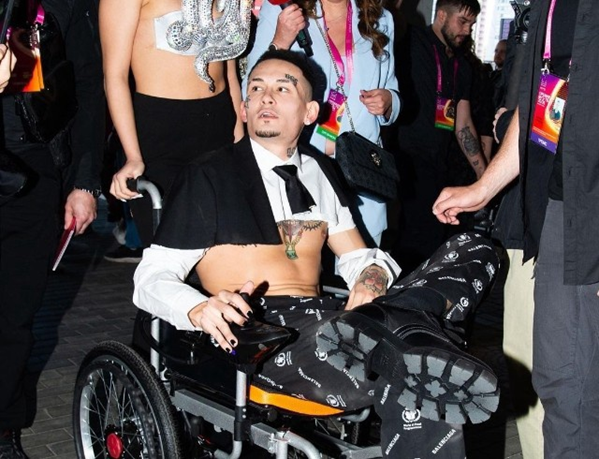 моргенштерн на премии муз тв. премия муз тв 21 моргенштерн. моргенштерн на премии муз тв 2021. алишер и дилара на премии муз тв. моргенштерн муз тв 2021.