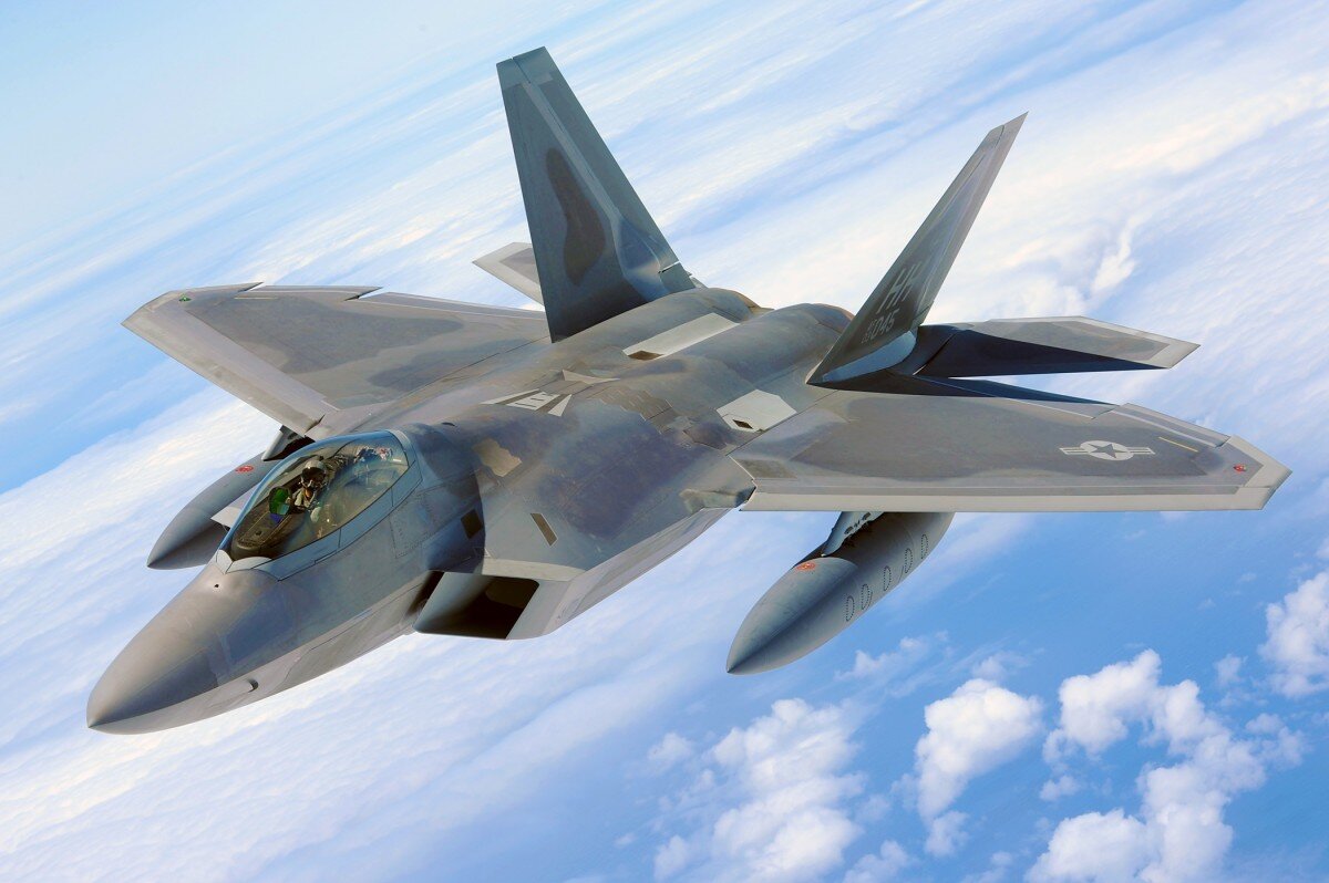 Фото от сюда. https://c.pxhere.com/photos/d4/01/military_raptor_jet_f_22_airplane_plane_fighter_flying_flight-767566.jpg!d