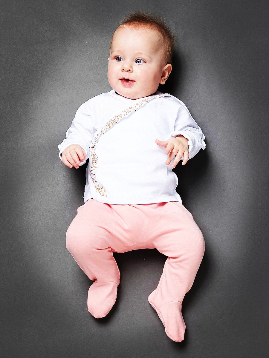 Распашонка - это классика детской одежды. И хотя уже появились новинки - слипы, боди, песочники - распашонки по прежнему популярны. Распашонка - это маленькая кофточка из мягкой натуральной ткани.