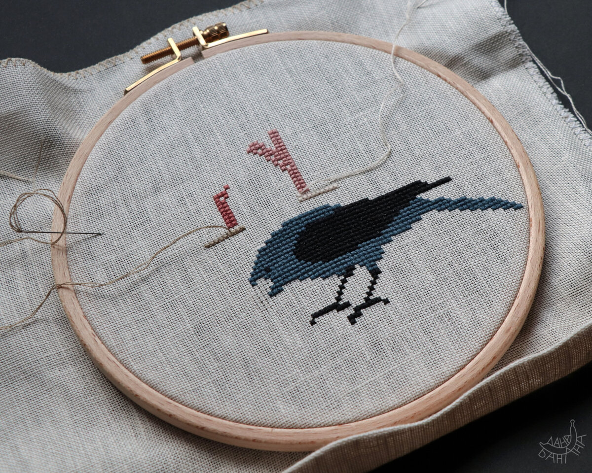 Без клюва птичка выглядит пугающе