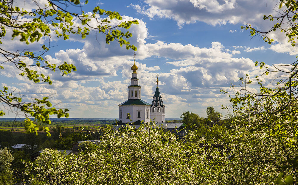 Город Суздаль весной