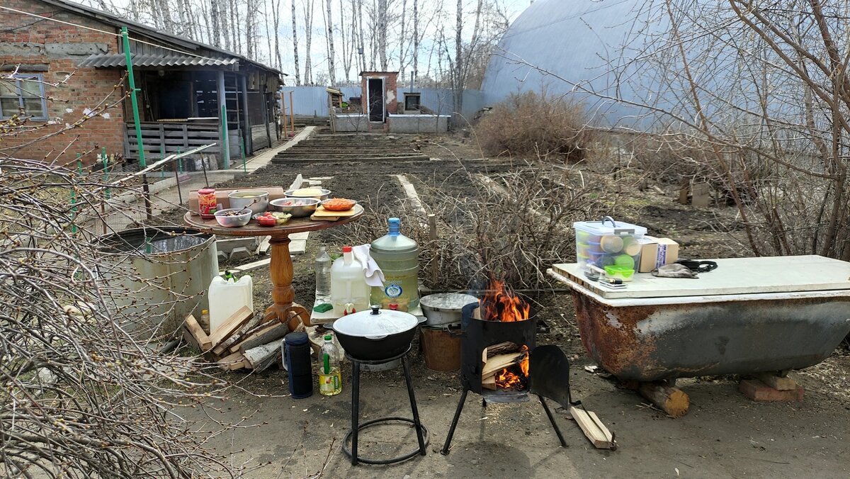 Разжигаем печь для казана