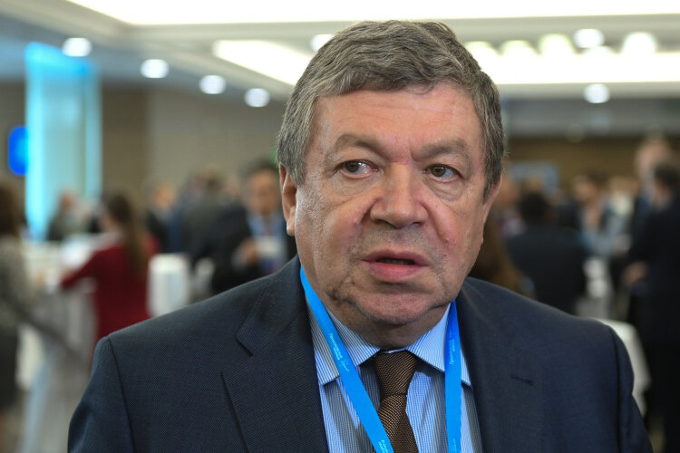 Руслан Гринберг: «На мой взгляд, более реалистичным выглядит прогноз Алексея Кудрина. Он недавно предположил, что ВВП России в этом году снизится на 10 процентов, а инфляция достигнет 20 процентов». Фото: © Илья Питалев, РИА «Новости»