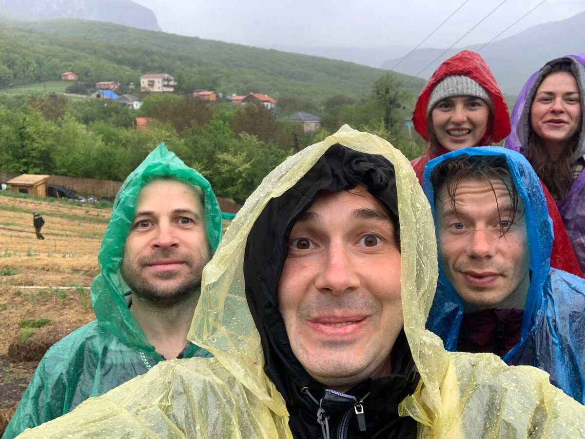 Бригада сеятелей томатов и хорошей кармы!)