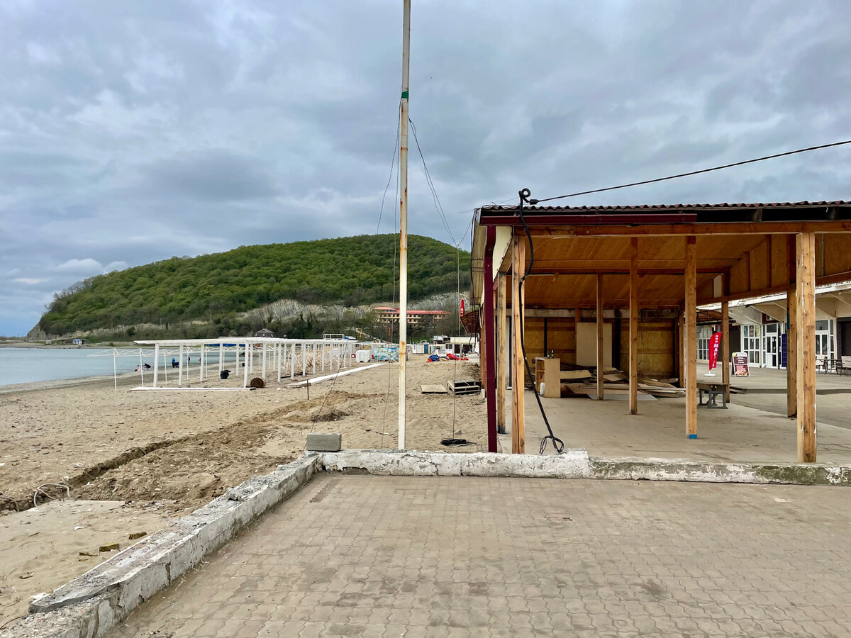 Центральный пляж Джубги 2 мая. Фото автора