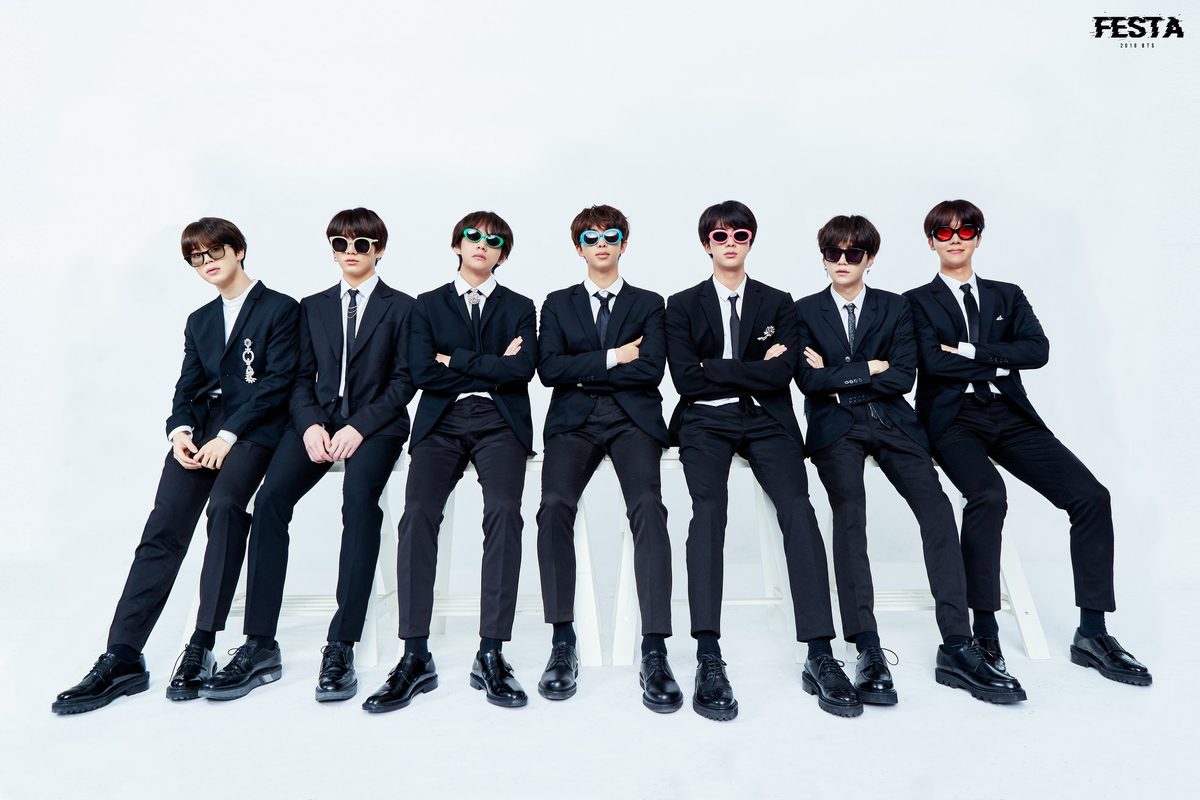 Bts model indonesia. BTS festa 2014. Группа БТС В черном. БТС группа с черными волосами. Группа БТС одинаковые