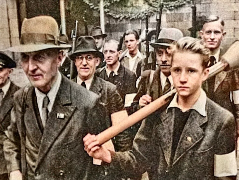 Члены фольксштурма. Фото из открытых источников